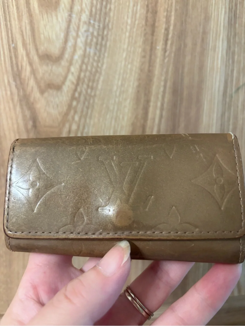 Authentic Louis Vuitton Monogram Vernis Key Holder